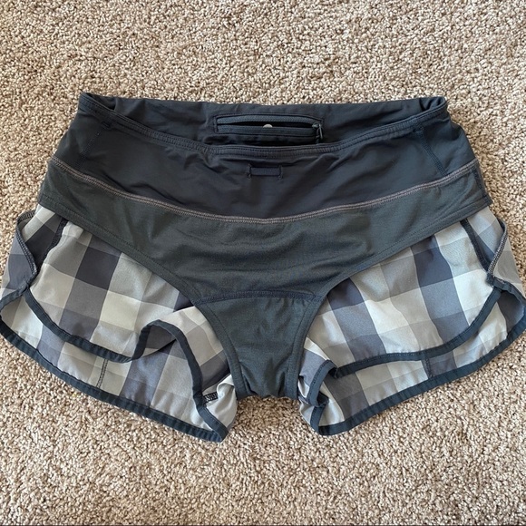 lululemon Speed Shorts Wet Dry Warm Lined Gray Plaid 2.5" inseam Size 6 - Picture 6 of 8